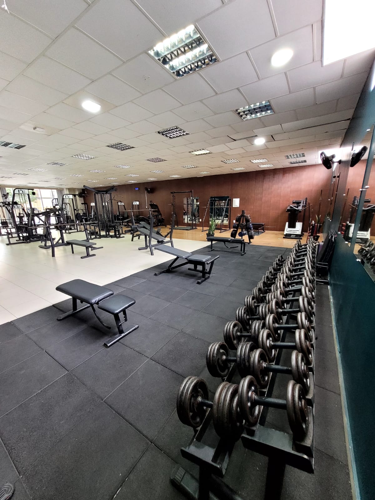 Interior da NOR Academia Boutique